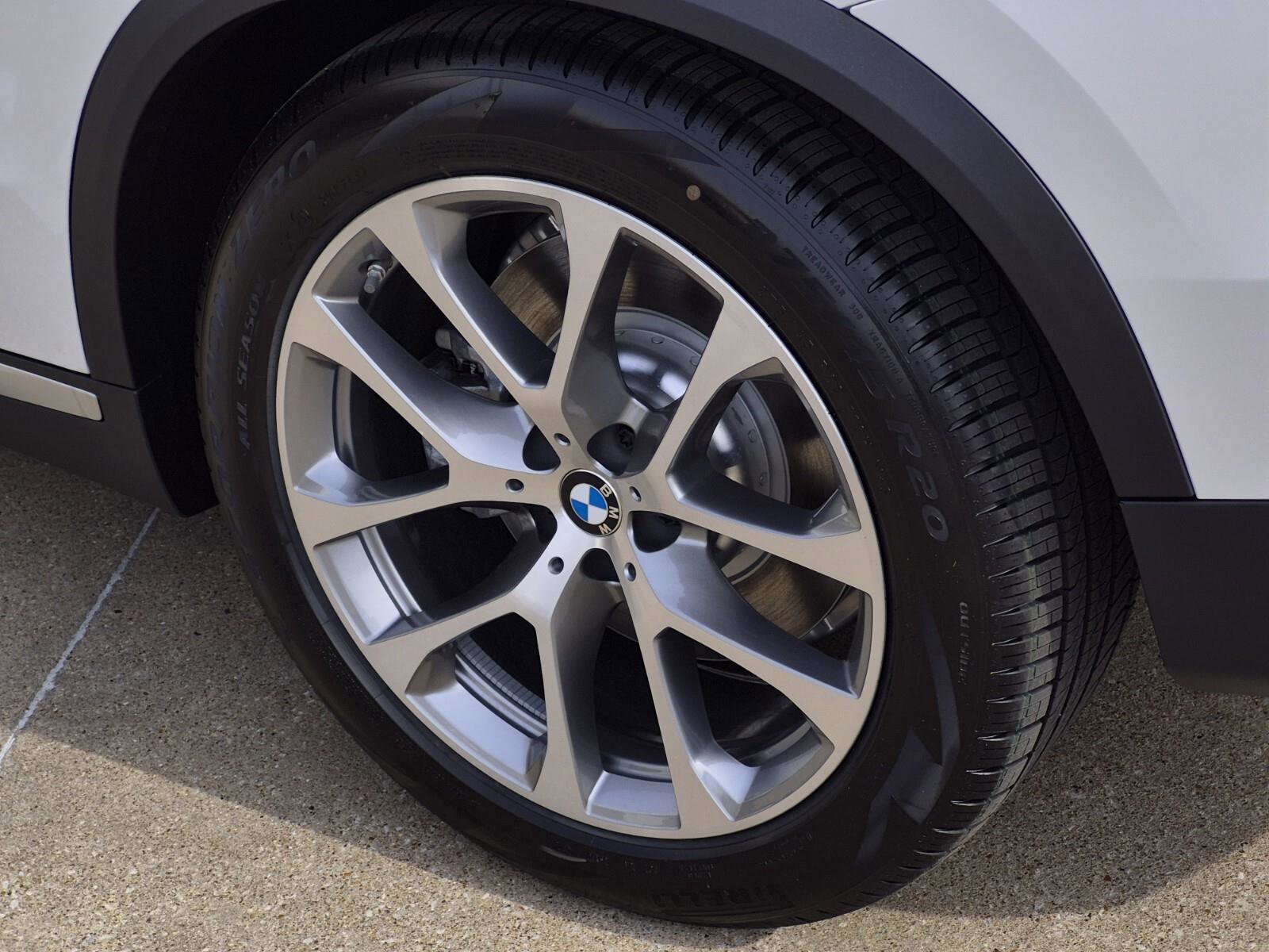 New 2026 BMW X5 xDrive50e w/ Climate Comfort Package image 7