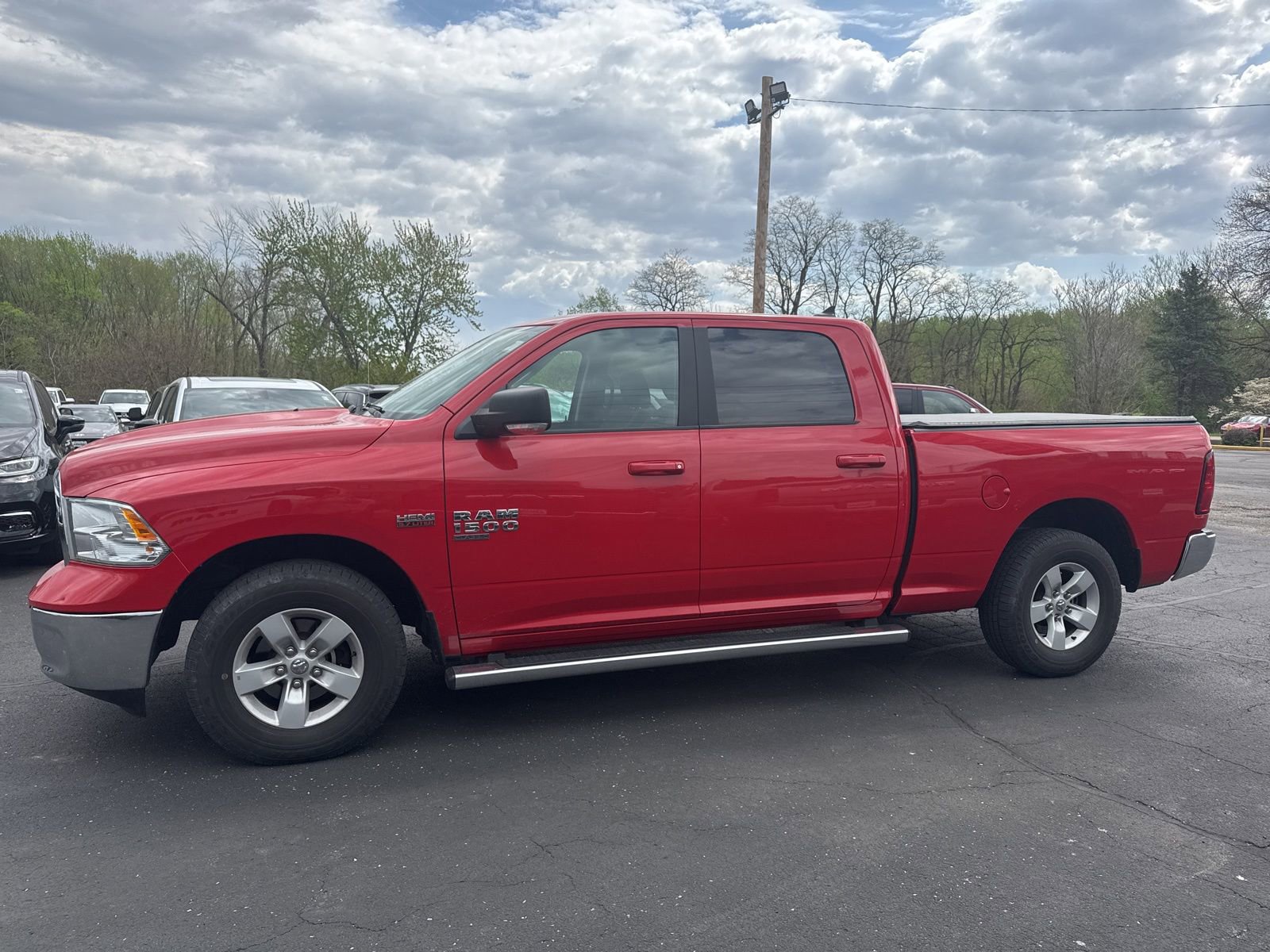 Used 2020 RAM 1500 Classic SLT w/ Luxury Group RWD image 4