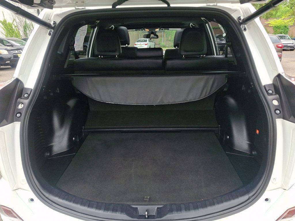 Used 2017 Toyota RAV4 SE AWD/4WD image 18