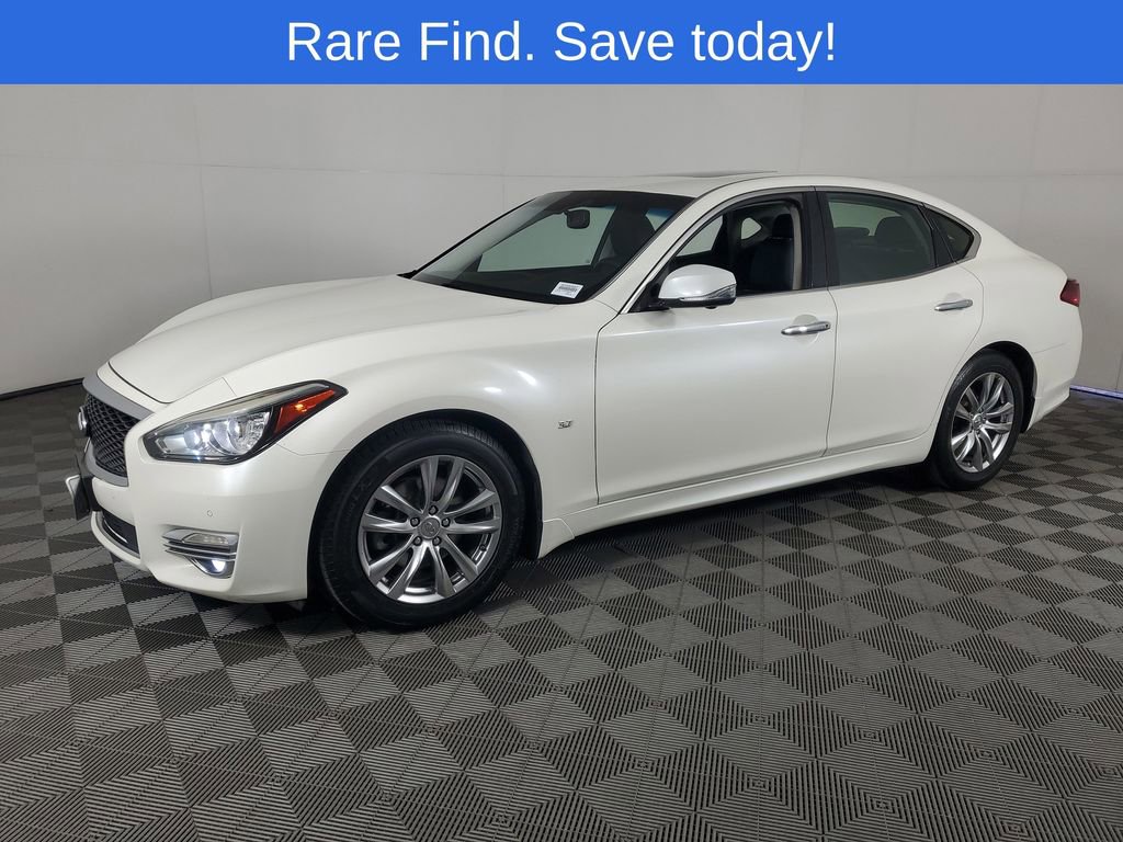 Used 2019 INFINITI Q70 Luxe w/ Proactive Package image 8