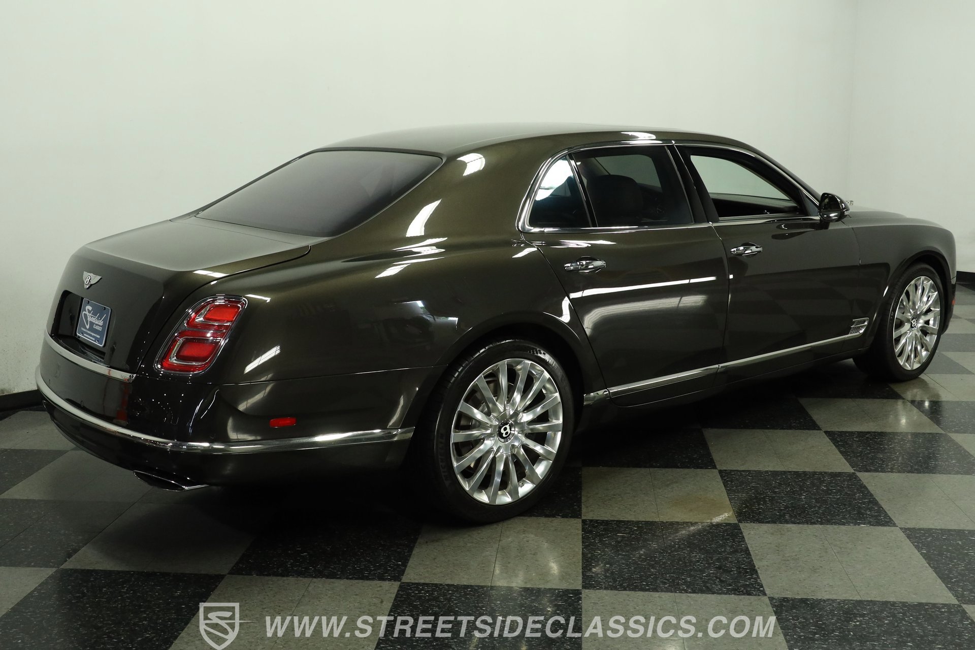 Used 2020 Bentley Mulsanne RWD image 12