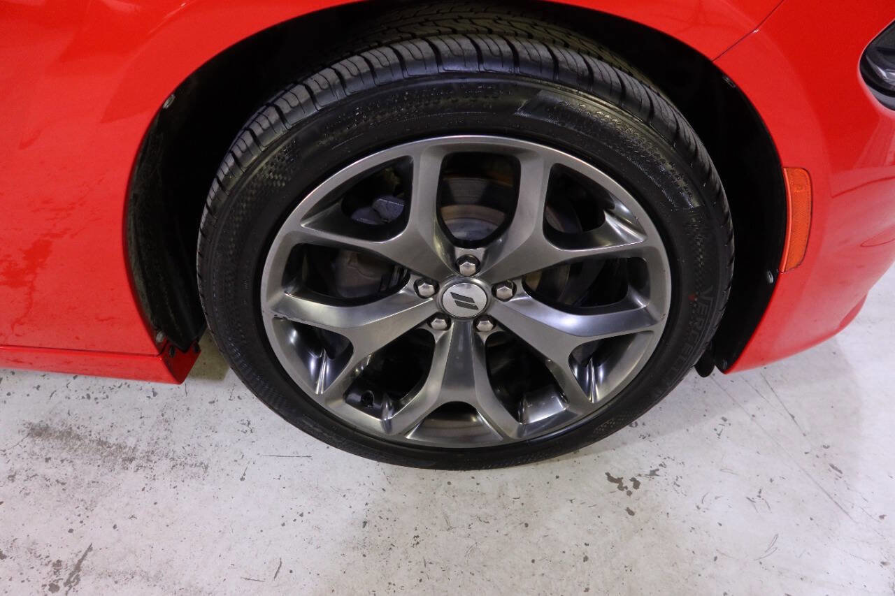 Used 2017 Dodge Charger SXT w/ Rallye Group image 39