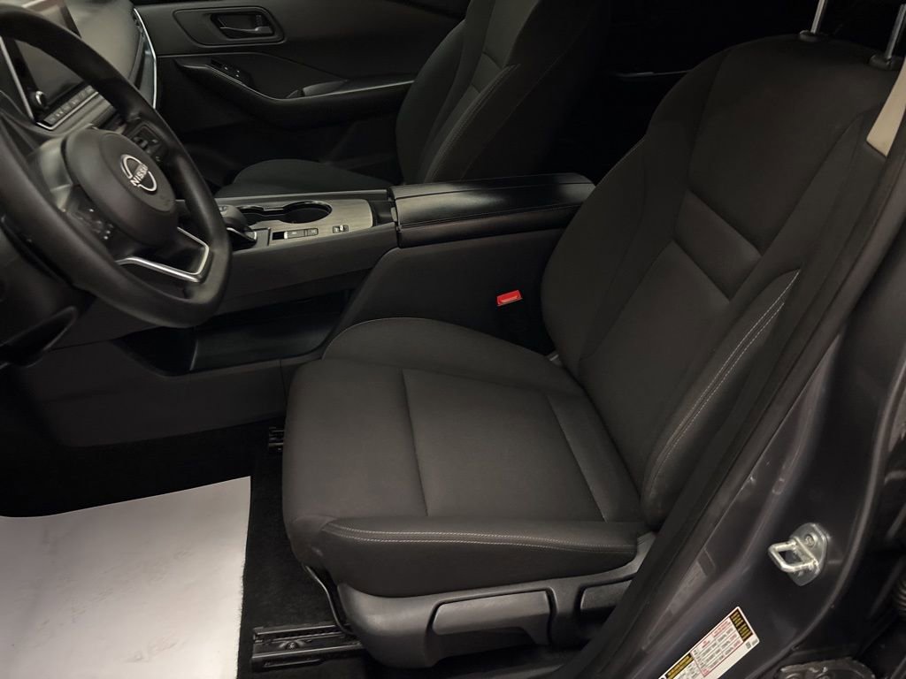 Used 2024 Nissan Rogue S image 11