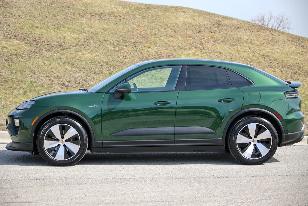 Certified 2025 Porsche Macan 4 Electric image 2