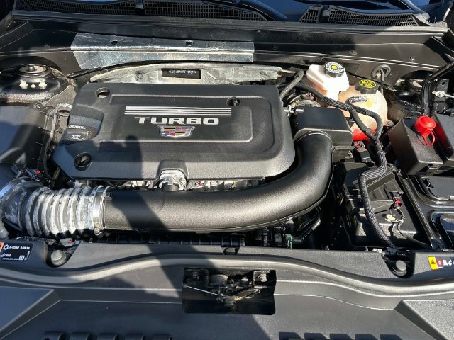Used 2024 Cadillac XT4 Luxury w/ Cold Weather Package AWD/4WD image 12