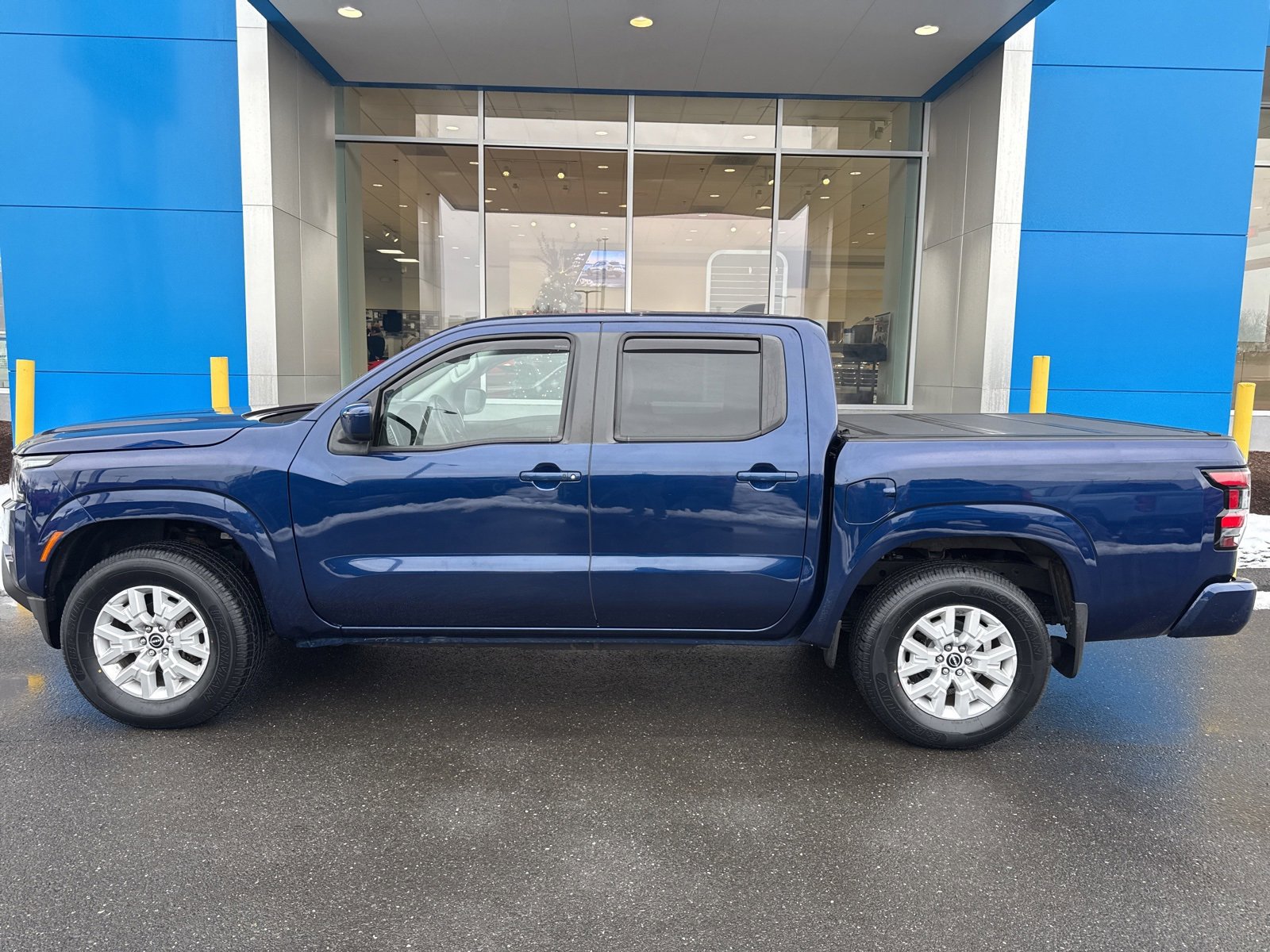 Used 2022 Nissan Frontier SV image 9