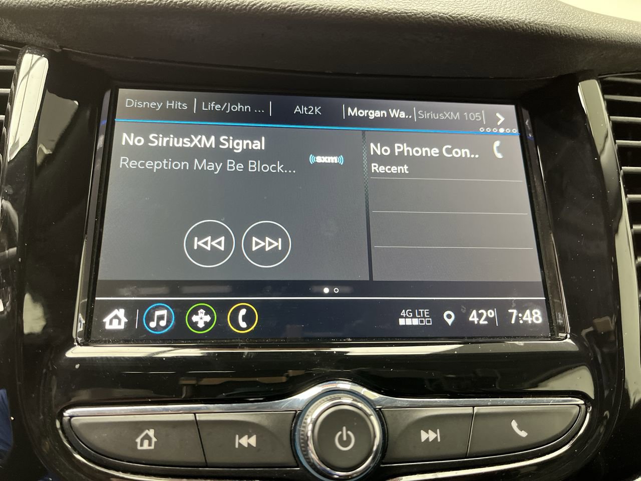 Used 2019 Chevrolet Trax LT w/ Sun & Sound Package AWD/4WD image 19