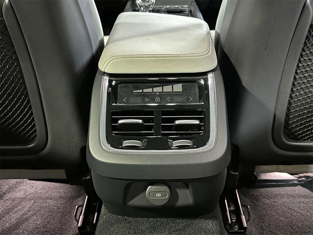 Used 2024 Volvo V60 B5 Cross Country Ultimate image 17