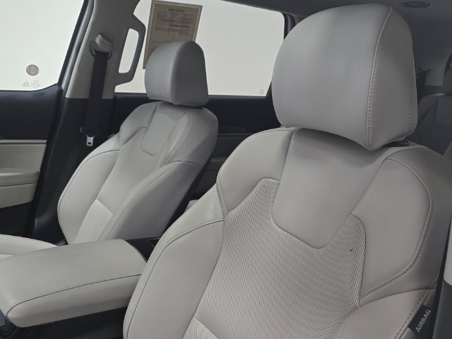 Used 2025 Kia Telluride S FWD image 21