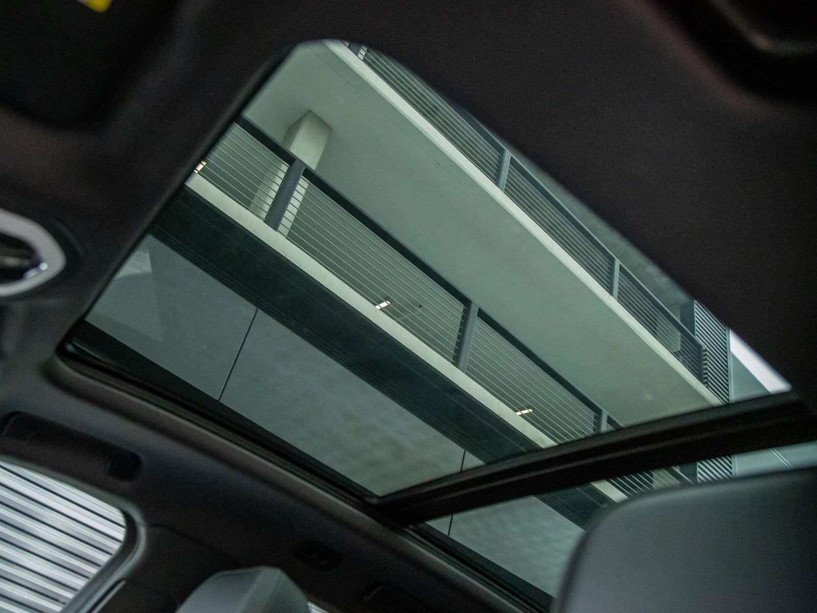 New 2026 Porsche Macan AWD/4WD image 27