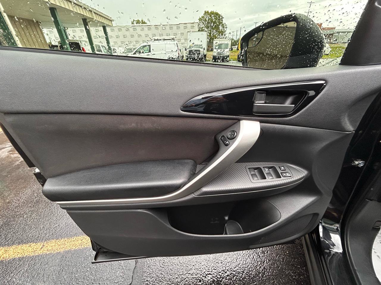 Used 2020 Mitsubishi Eclipse Cross ES image 17