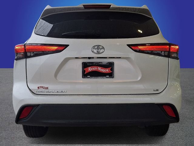 Used 2021 Toyota Highlander LE image 5