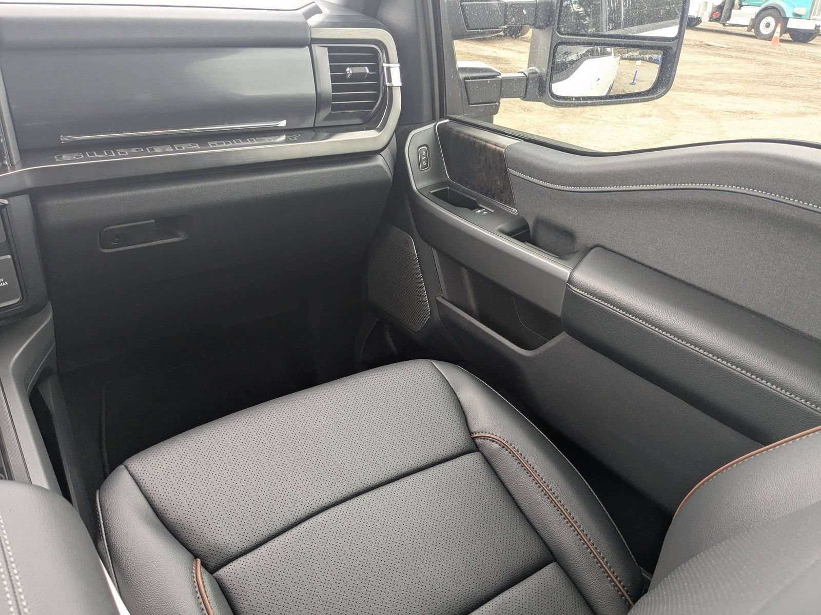 New 2026 Ford F250 Lariat w/ Black Appearance Package AWD/4WD image 18