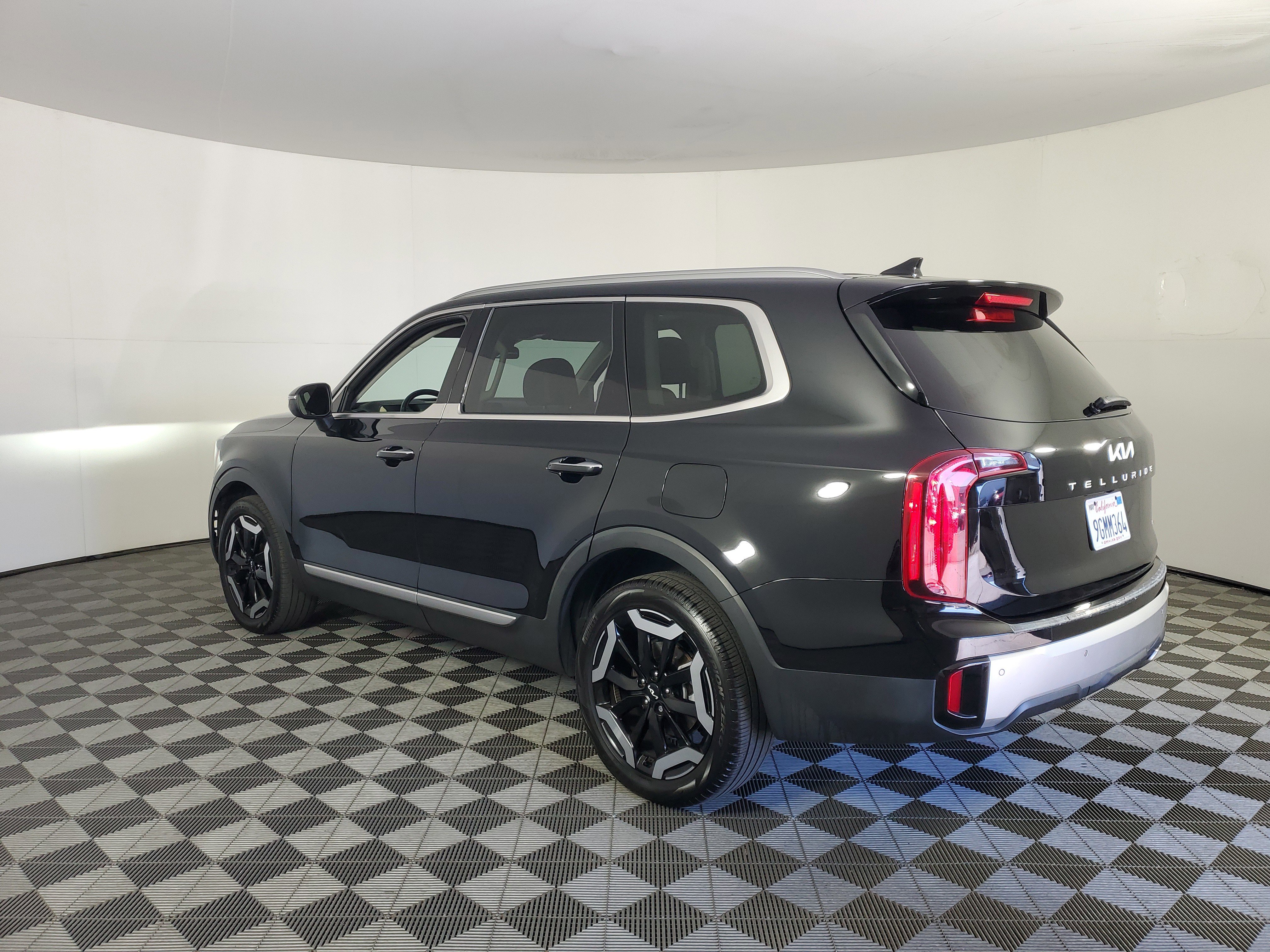 Used 2023 Kia Telluride S w/ S Sunroof Package image 6