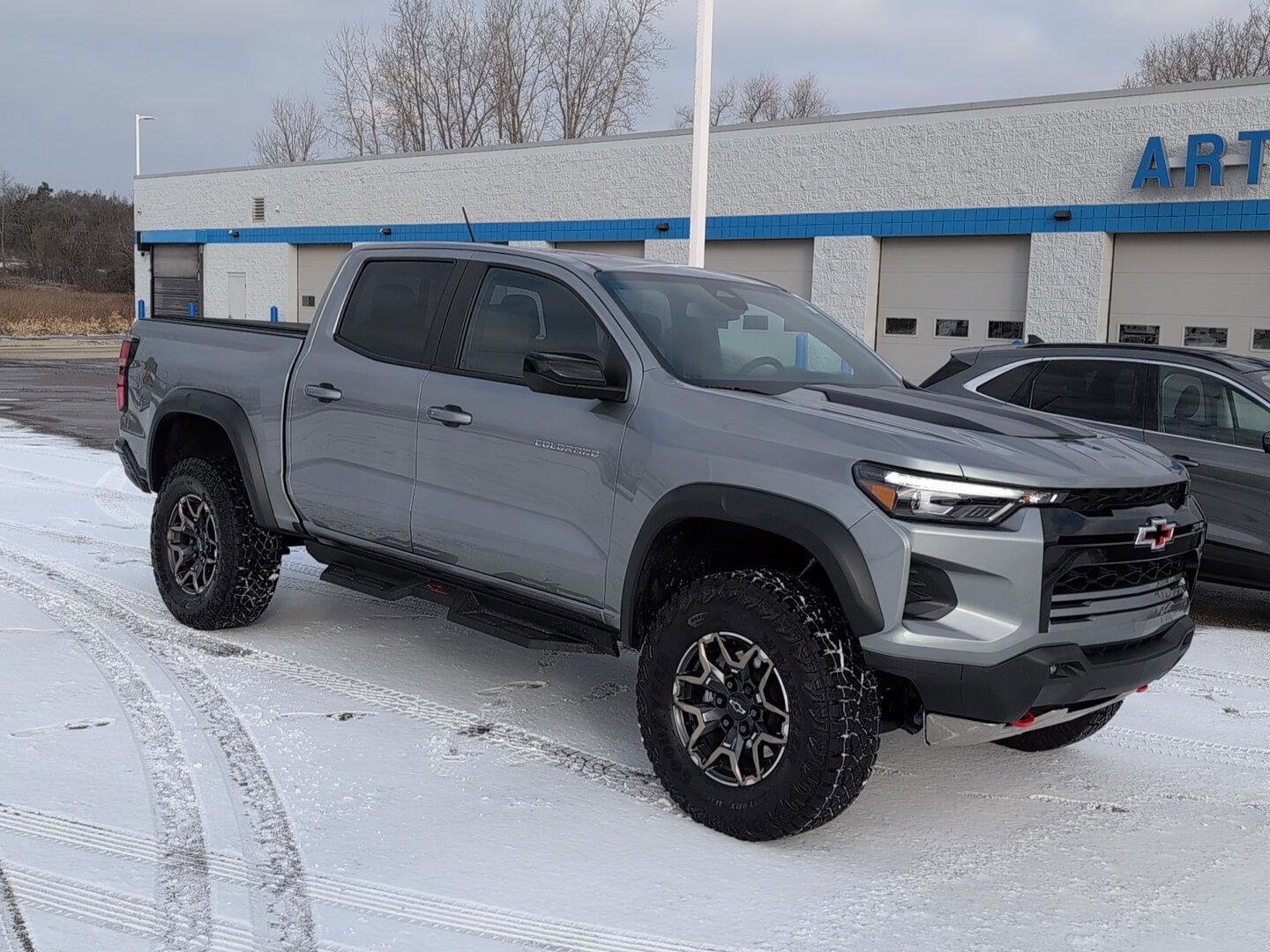 Used 2024 Chevrolet Colorado ZR2 w/ Safety Package image 8
