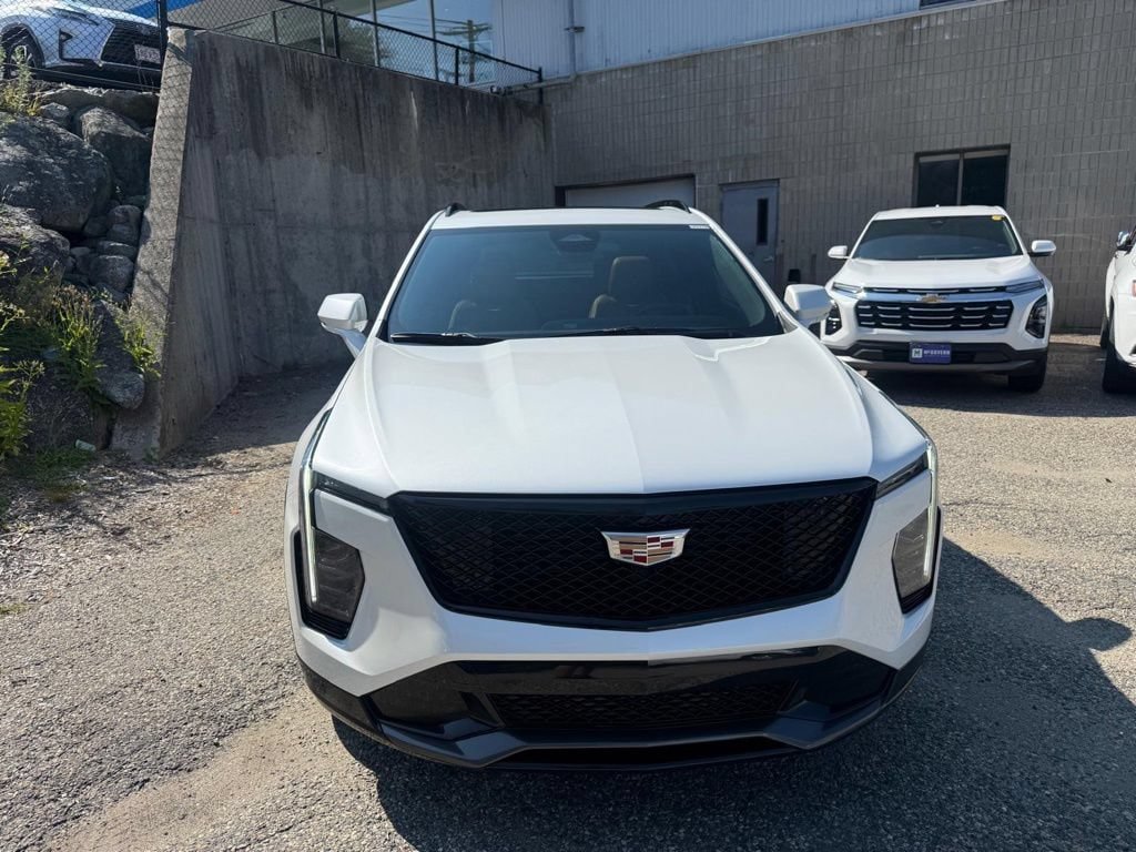 Used 2024 Cadillac XT4 Sport AWD/4WD image 10