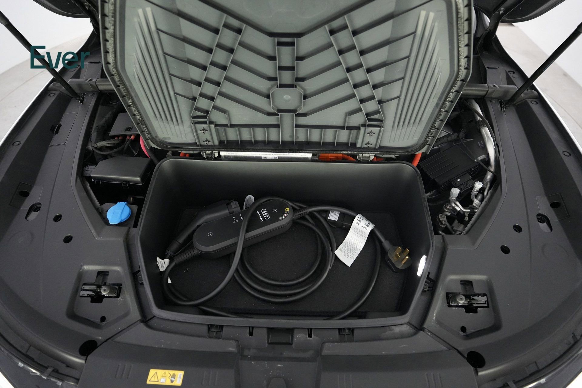 Used 2021 Audi e-tron Prestige w/ Prestige Package image 22