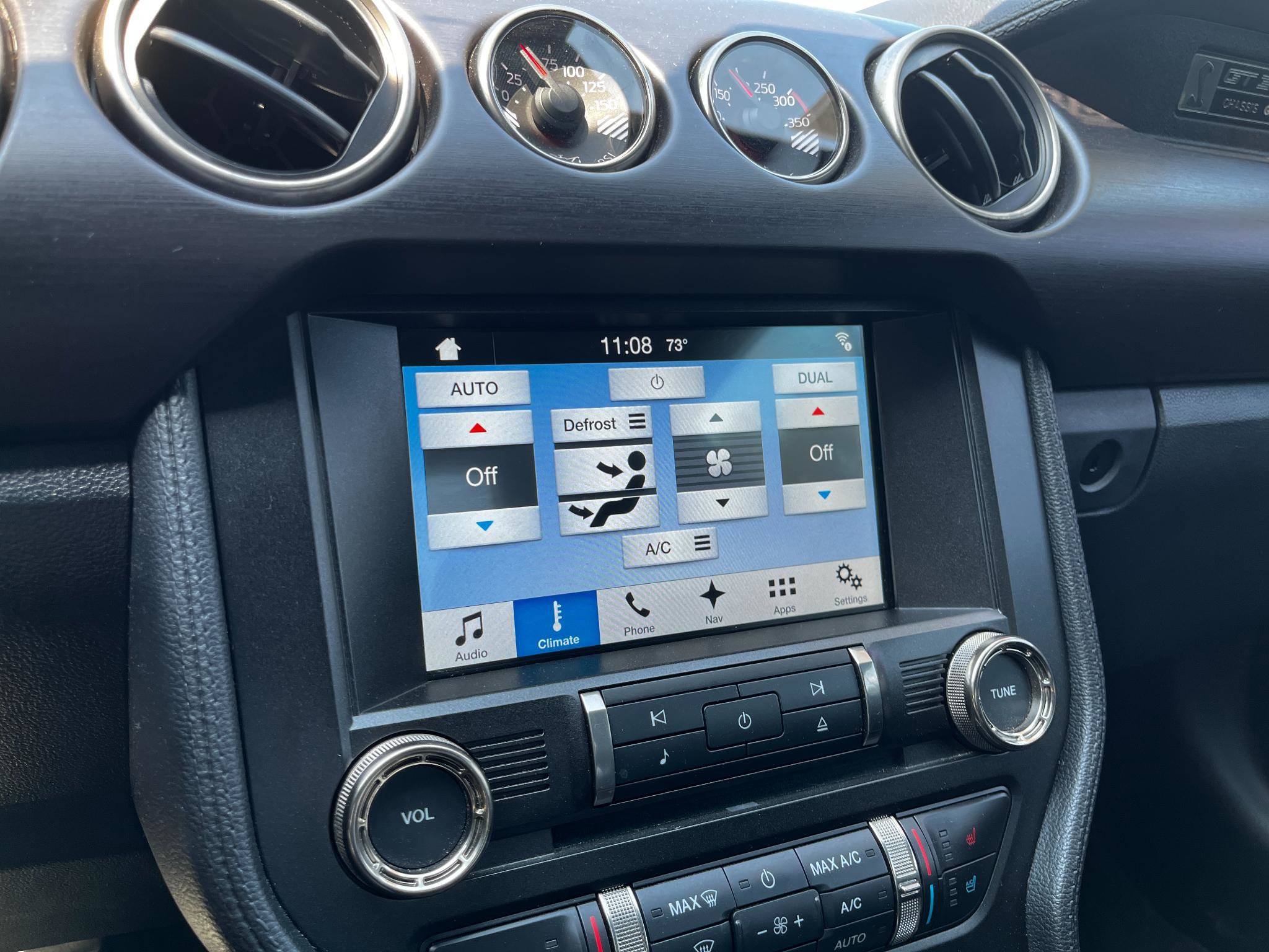 Used 2016 Ford Mustang Shelby GT350 w/ Technology Package image 45