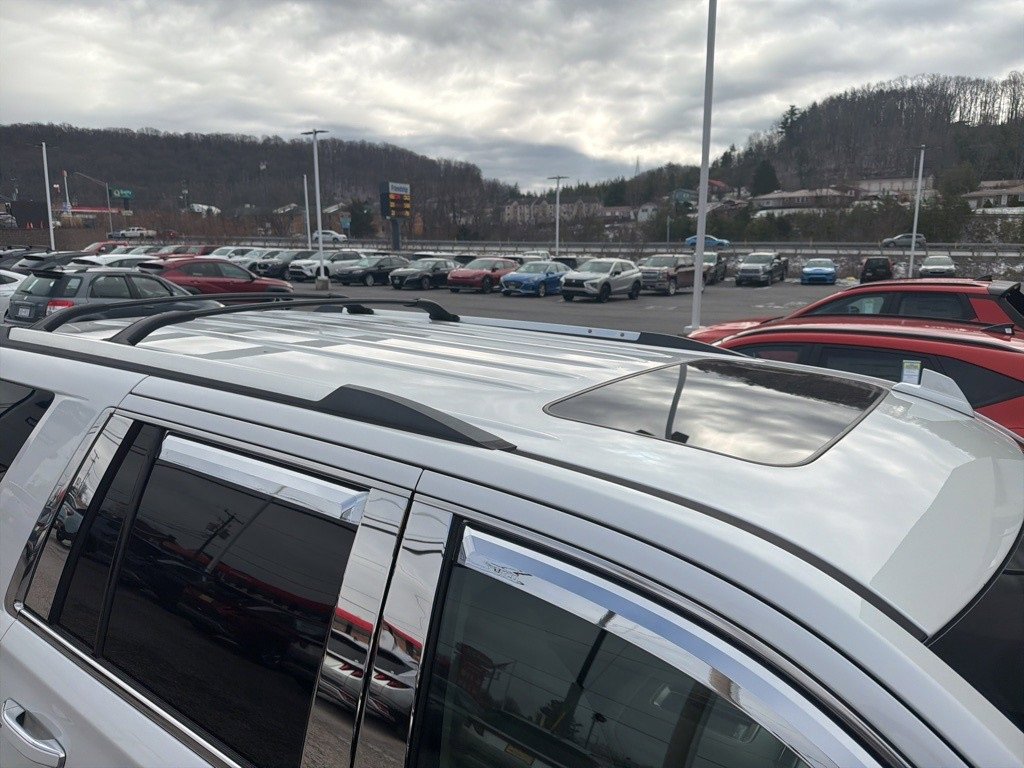 Used 2016 GMC Yukon Denali w/ Open Road Package image 17