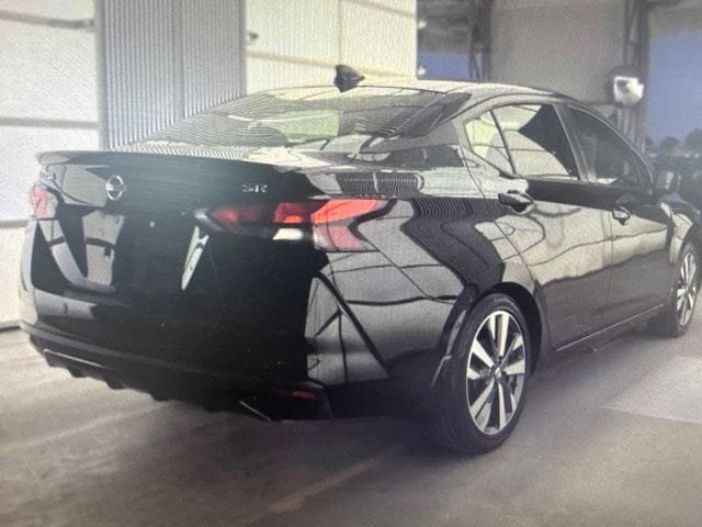 Used 2020 Nissan Versa SR FWD image 8