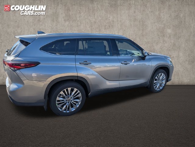 New 2026 Toyota Highlander AWD image 8