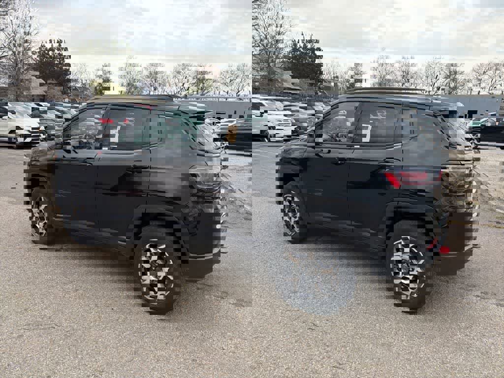 Used 2022 Jeep Compass Trailhawk w/ Trailhawk Elite Group image 8