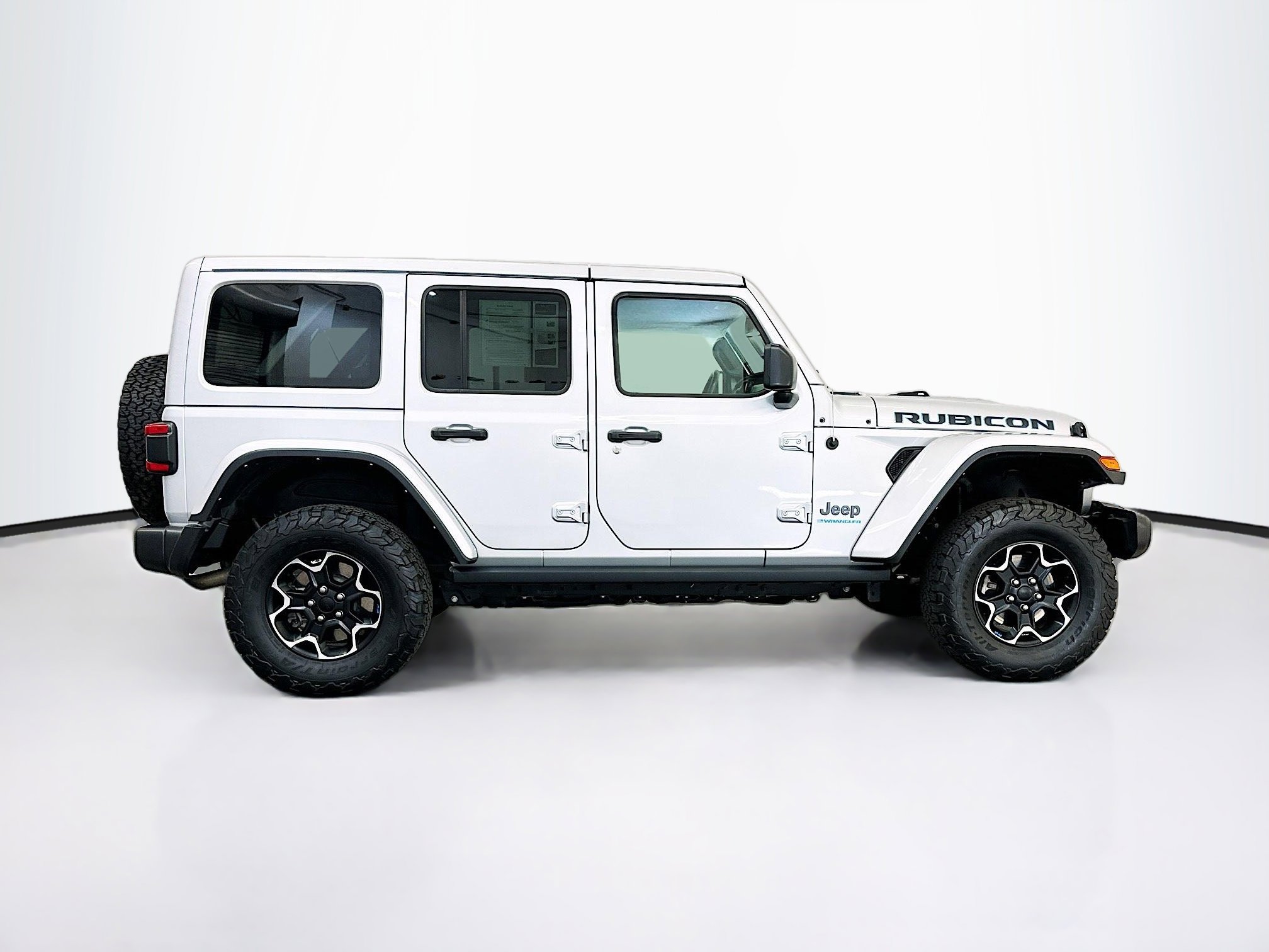 Used 2023 Jeep Wrangler Unlimited Rubicon 4xe w/ Cold Weather Group AWD/4WD image 10