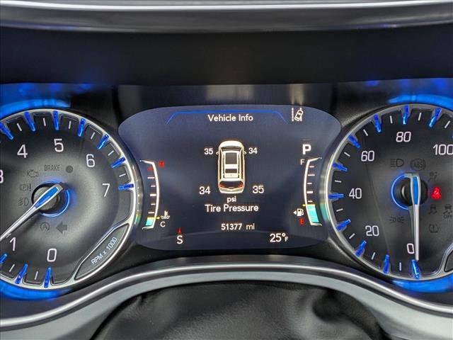 Used 2025 Chrysler Pacifica Limited image 11