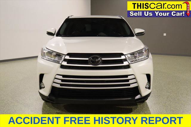 Used 2019 Toyota Highlander XLE FWD image 3