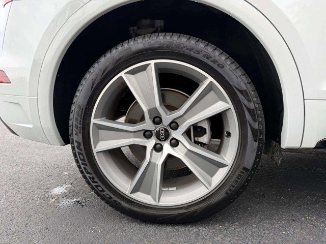 Certified 2025 Audi Q5 2.0T Premium w/ Convenience Plus Package AWD/4WD image 32