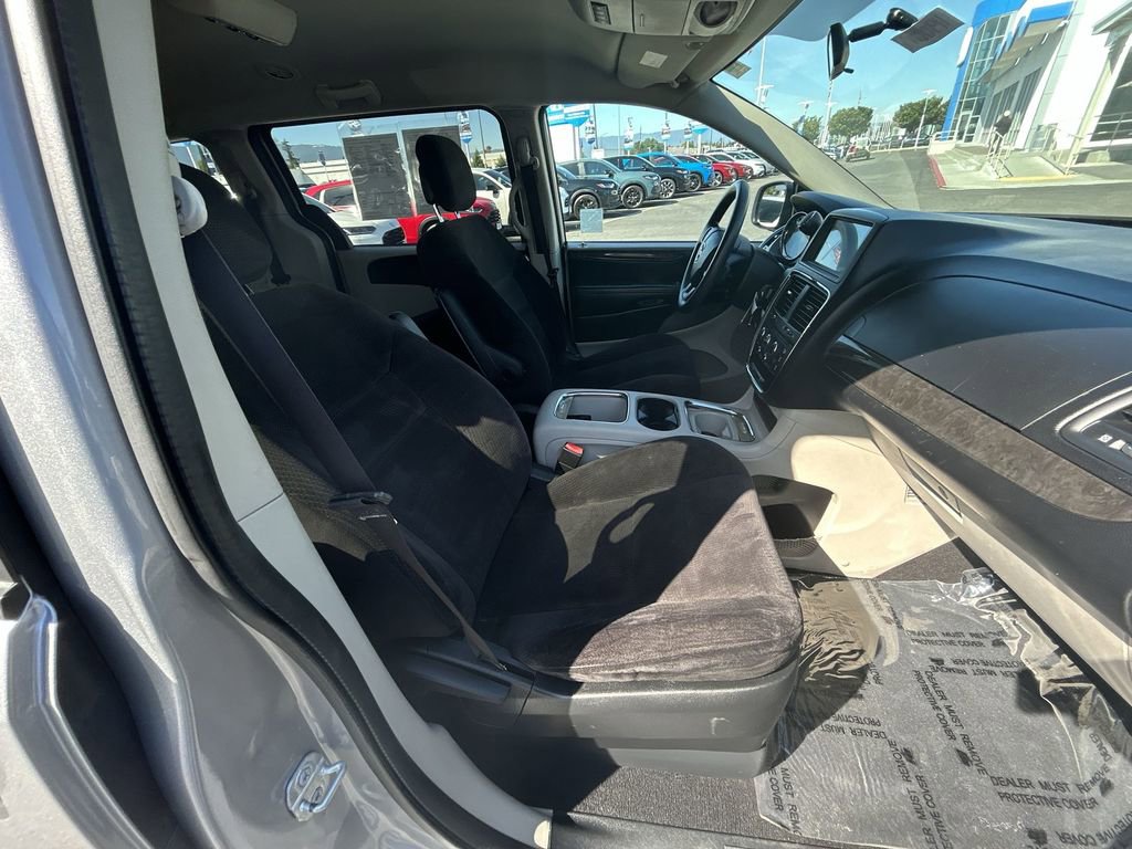 Used 2014 Dodge Grand Caravan SXT image 24