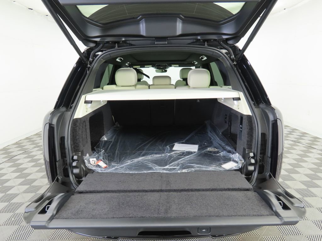 New 2026 Land Rover Range Rover SE image 28