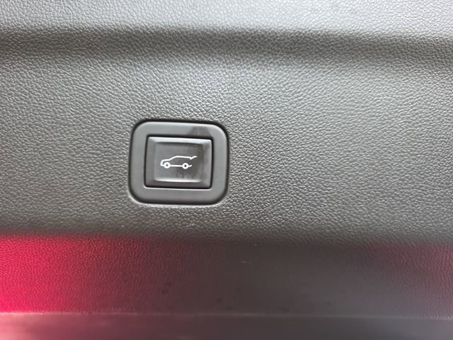 Certified 2024 Cadillac Escalade Premium Luxury AWD/4WD image 15