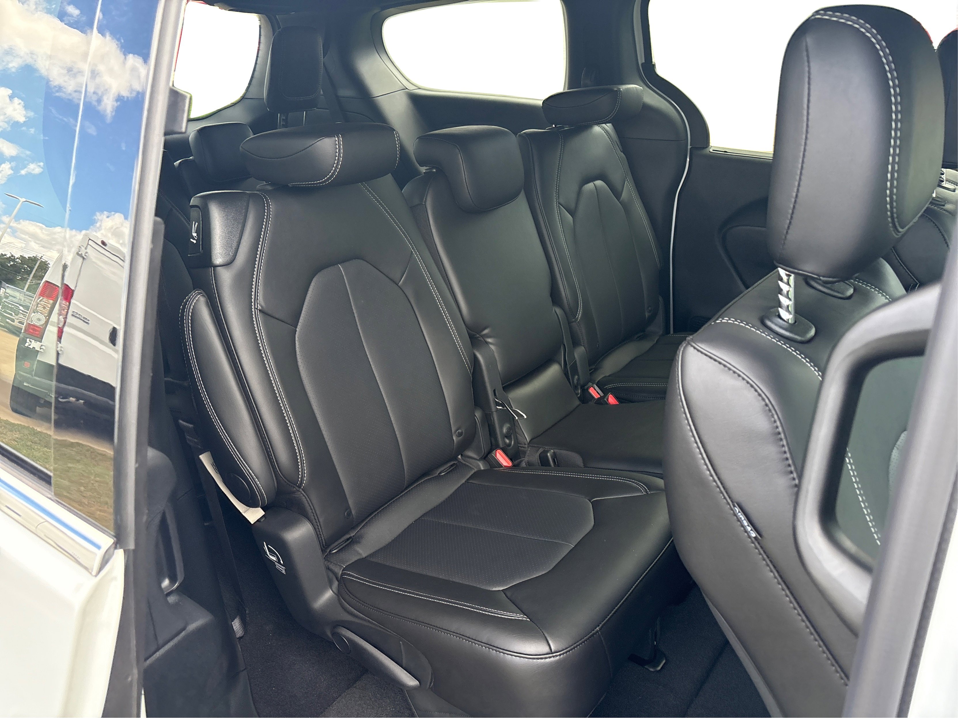 New 2026 Chrysler Pacifica Select image 20