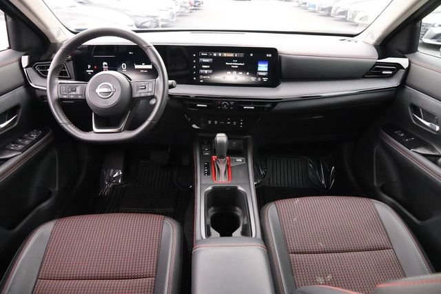 Certified 2025 Nissan Kicks SR FWD image 22