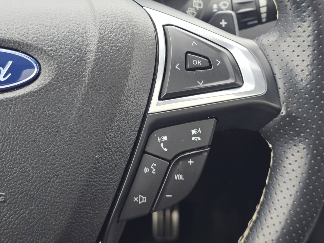 Used 2020 Ford Edge ST w/ Equipment Group 401A image 32