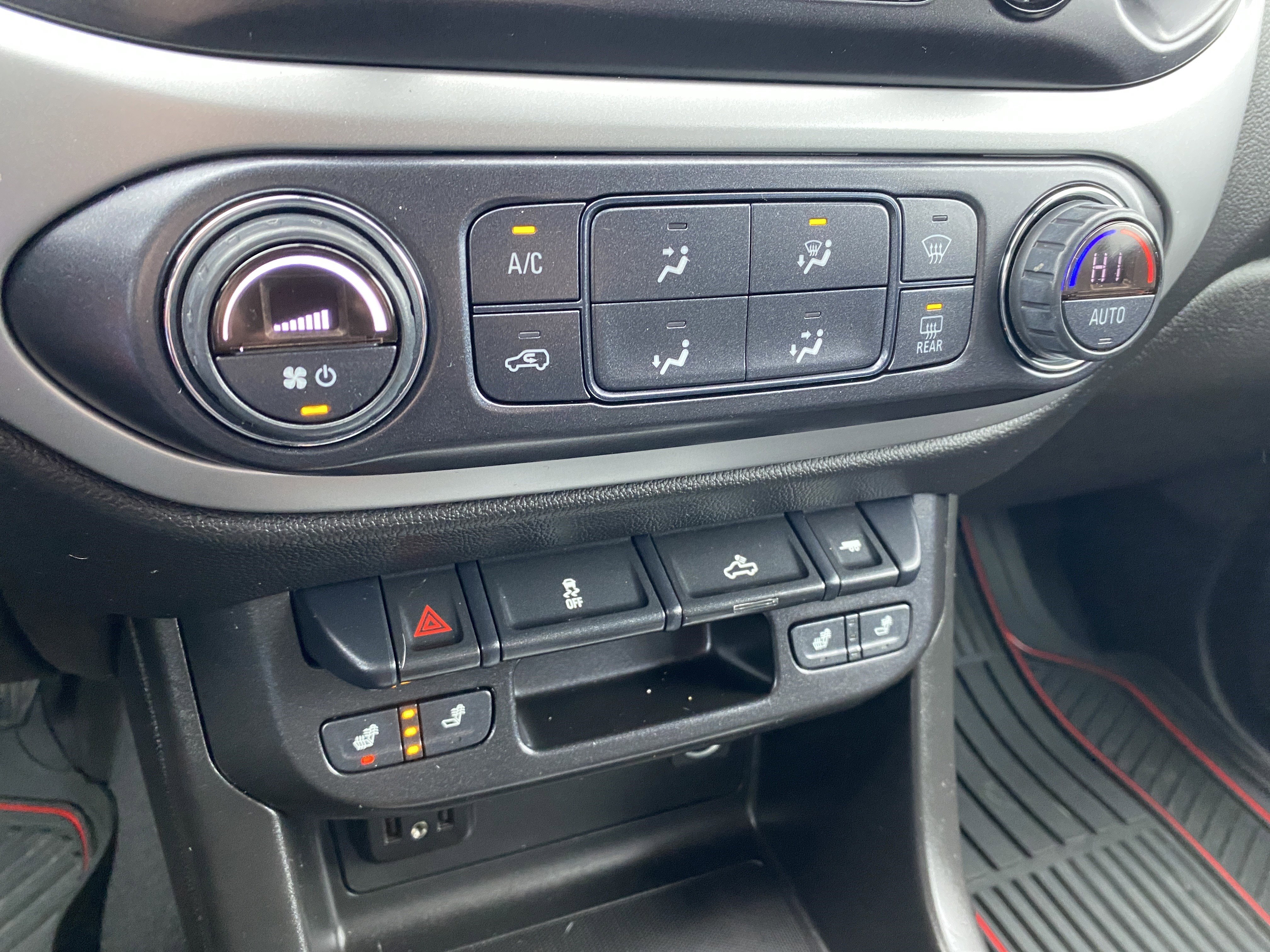 Used 2021 Chevrolet Colorado LT w/ Redline Special Edition image 31