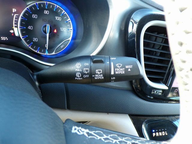 Used 2024 Chrysler Pacifica Touring-L image 20