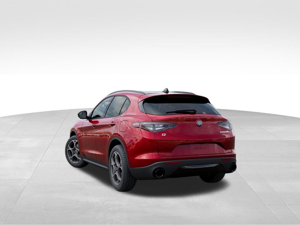 Used 2025 Alfa Romeo Stelvio Sprint w/ Convenience Package AWD/4WD image 3