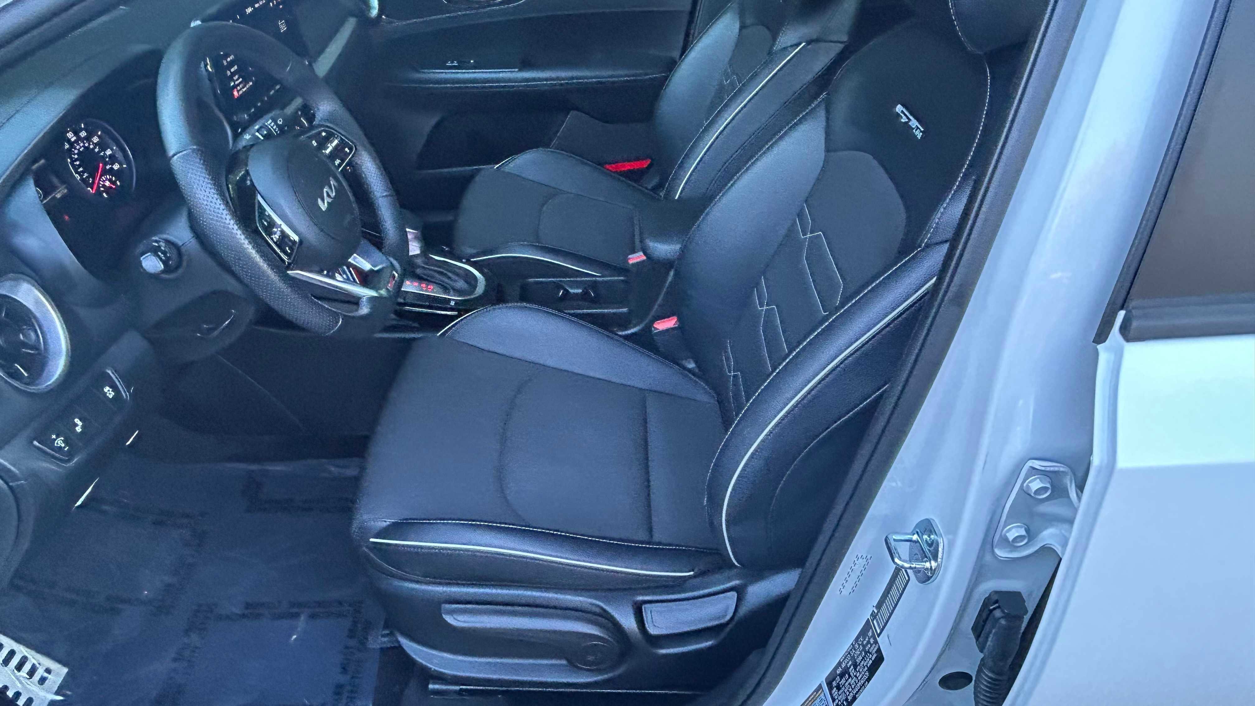 Used 2023 Kia Forte GT-Line w/ GT-Line Technology Package image 8