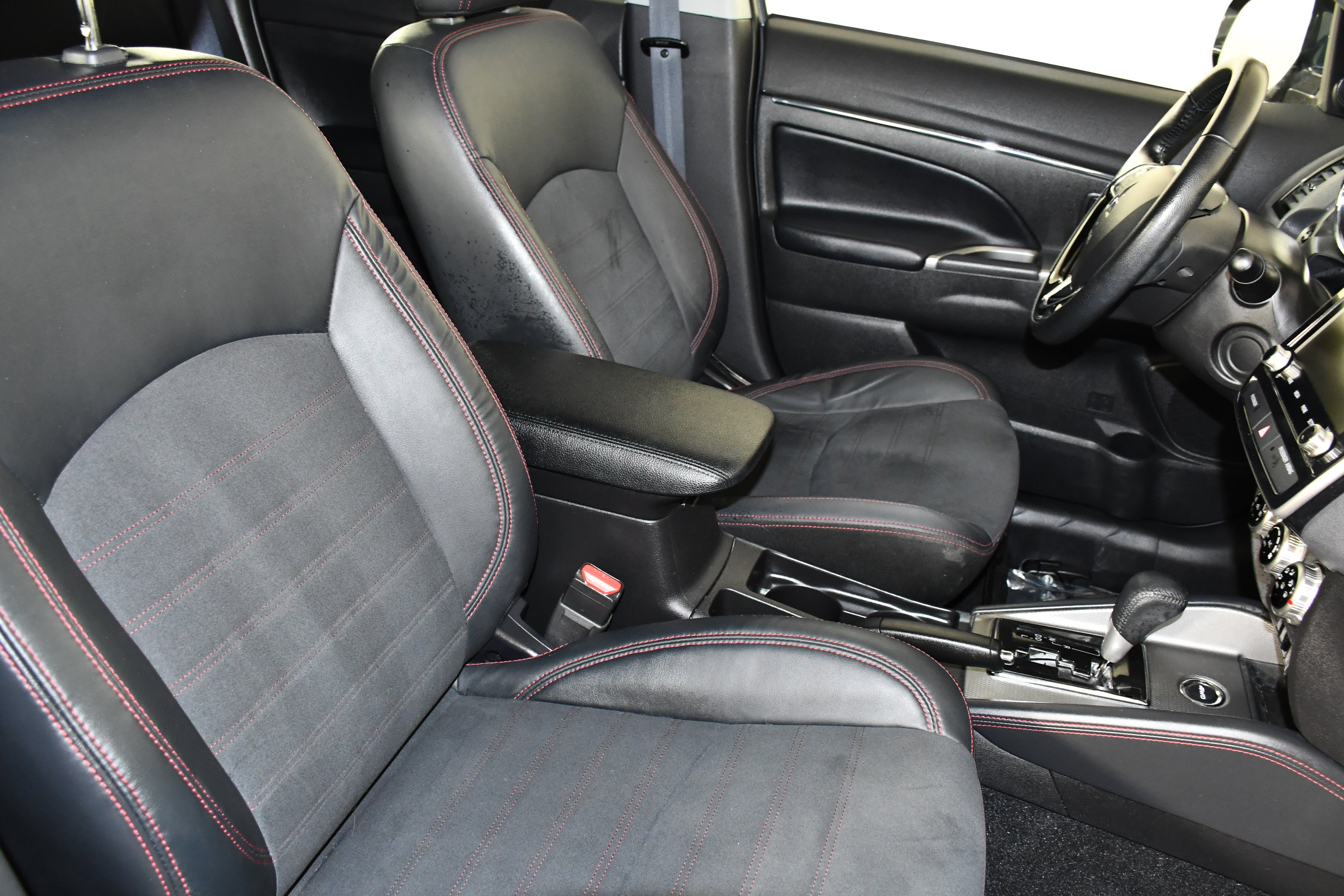 Used 2022 Mitsubishi Outlander Sport SE AWD/4WD image 41
