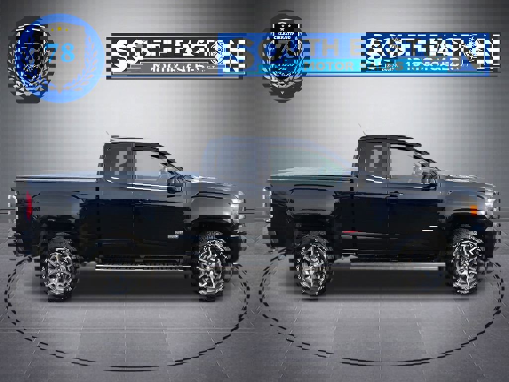 Used 2016 GMC Canyon SLE w/ All Terrain Adventure Package image 8