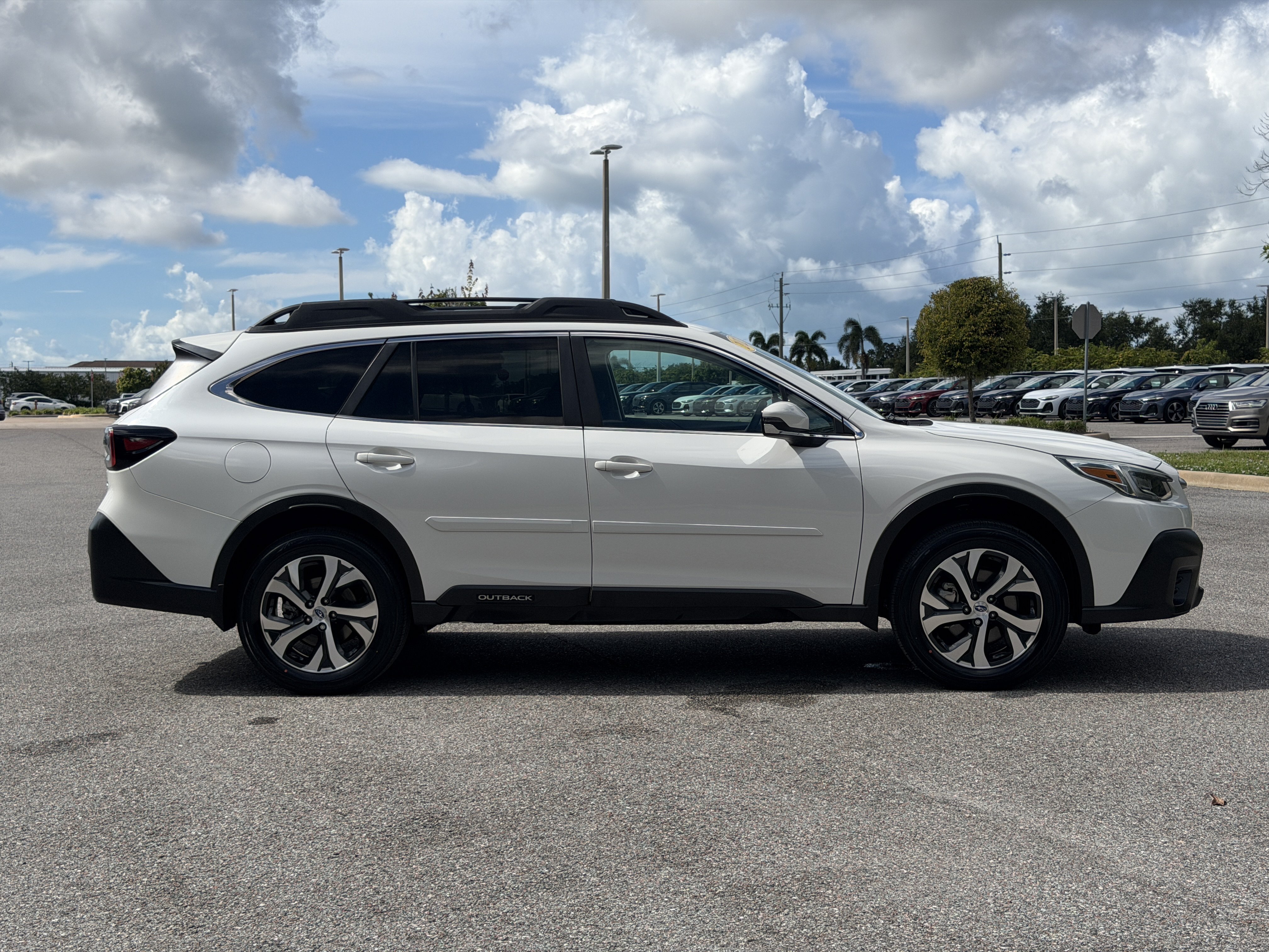 Used 2022 Subaru Outback Limited w/ Popular Package #2 AWD/4WD image 8