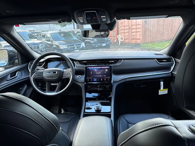 New 2025 Jeep Grand Cherokee L Limited w/ Black Appearance Package image 11