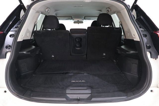 Used 2018 Nissan Rogue SV w/ Premium Package image 32