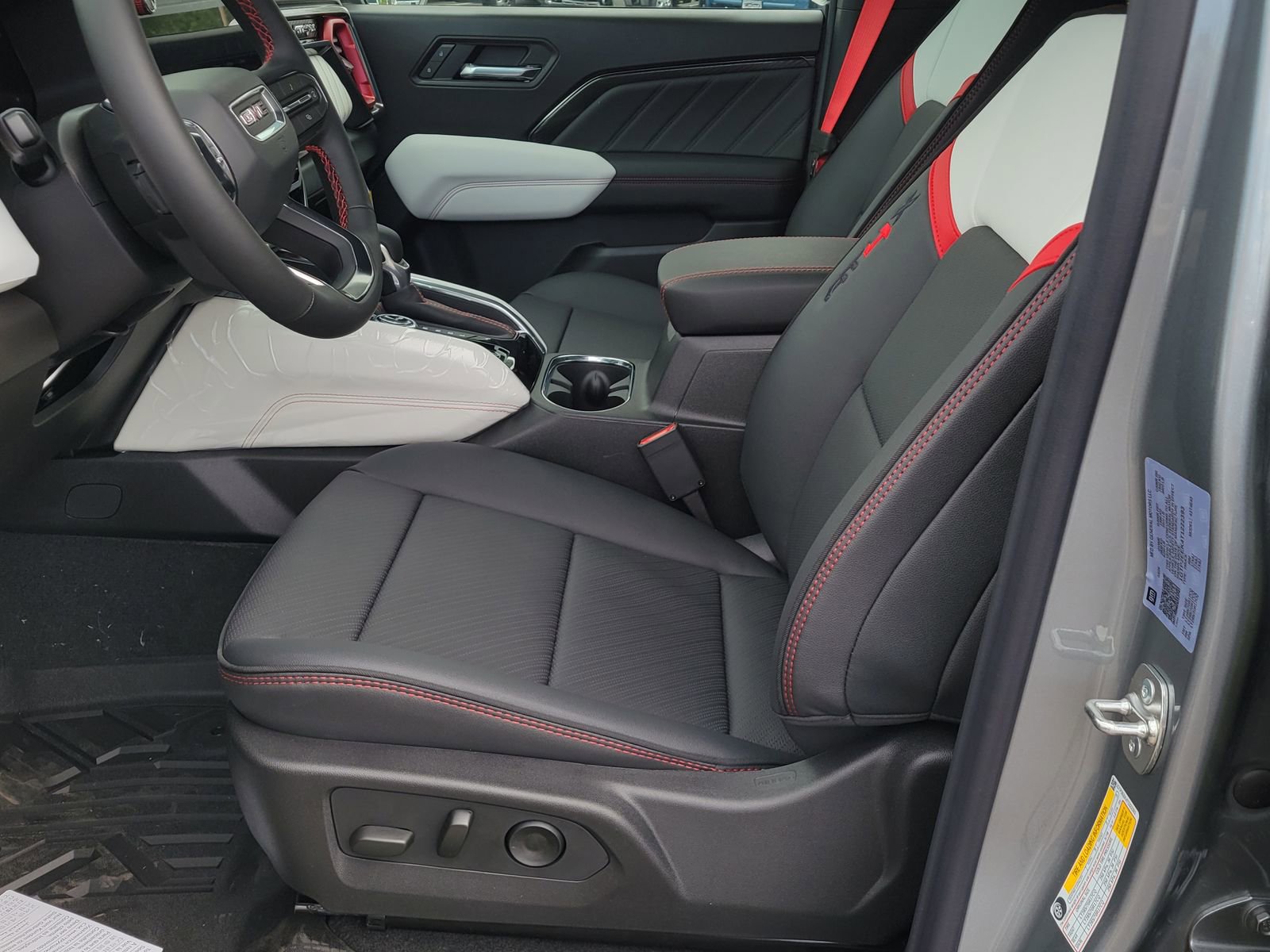 New 2026 GMC Canyon AT4X AWD/4WD image 6