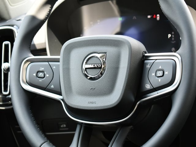 New 2025 Volvo XC40 B5 Plus w/ Protection Package Premier image 21