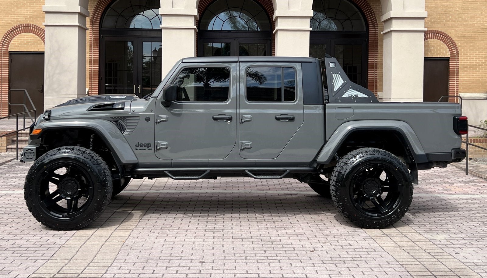 Used 2021 Jeep Gladiator Sport AWD/4WD image 4