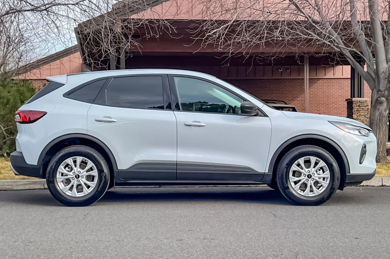 Used 2025 Ford Escape Active video 3