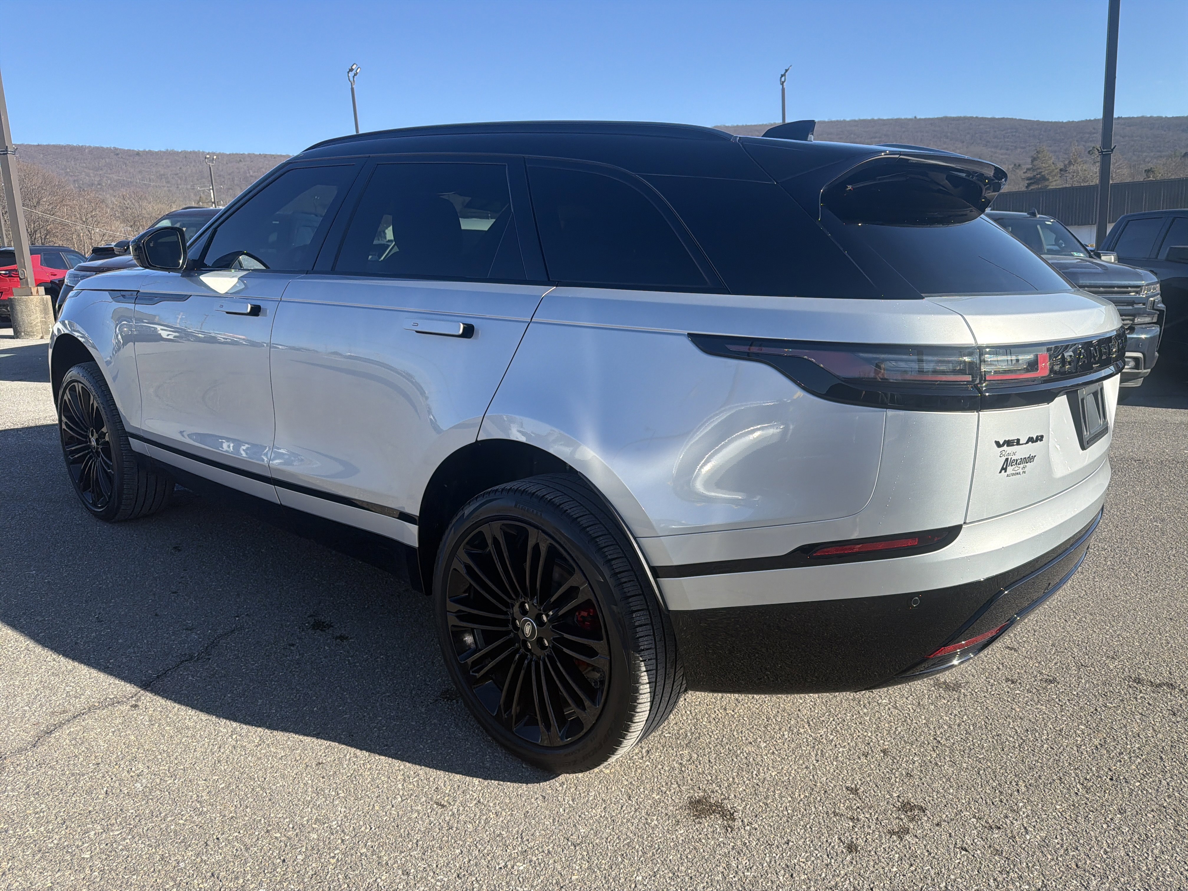 Used 2024 Land Rover Range Rover Velar Dynamic SE image 6